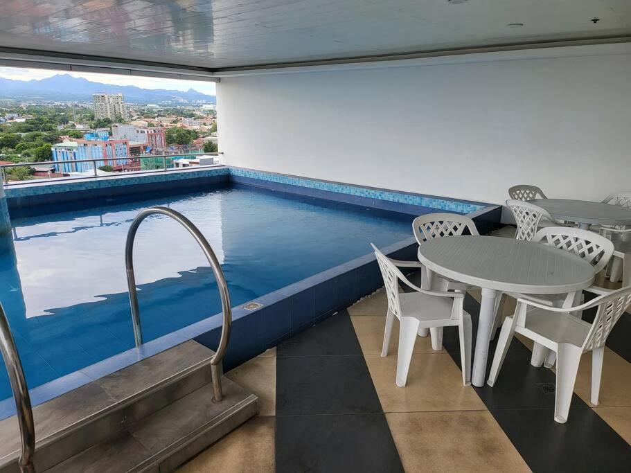 אנגלס Kandi Big 1 Bedroom King Bed, Free Housekeeping, Wi-Fi מראה חיצוני תמונה